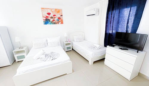 Estudio Deluxe, vistas a la piscina
