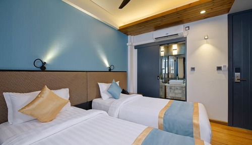 Habitación superior con 1 cama doble o 2 individuales