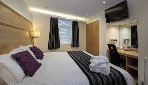 02 Elizabeth Suite 5-Star, 3 Bedrooms, Sea View, Beachfront (plus 1 free baby)
