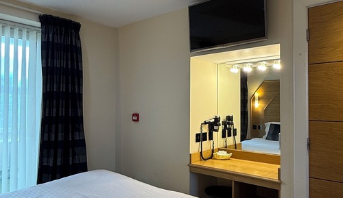 08 Empress Suite 5-Star, 3 Bedrooms, Sea View, Beachfront (plus 1 free baby)