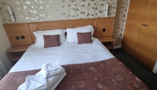 12 Princess Suite 5-Star, 3 Bedrooms, Sea View, Beachfront (plus 1 free baby)