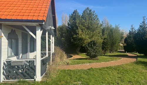 Chalet, vistas al jardín