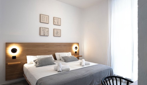 Habitación estándar con 2 camas individuales, baño compartido