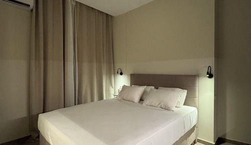 Suite superior, vistas parciales al mar