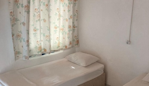 Habitación triple económica, junto a la playa
