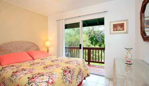 Apartamento superior, lanai, vistas al jardín (Haiku #4)