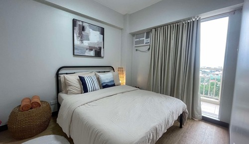 Apartamento, 2 habitaciones, balcón, vistas parciales al mar