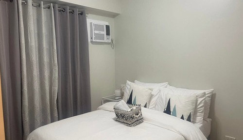 Apartamento, 2 habitaciones, balcón, vistas parciales al mar