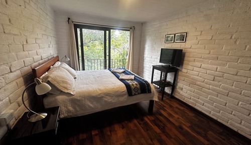 Apartamento clásico, balcón, vistas al río