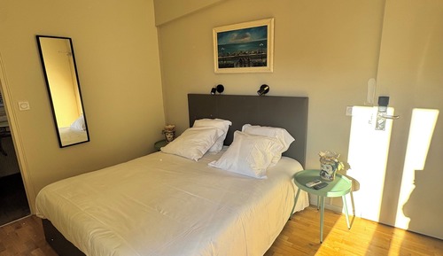 Deluxe Double Room, Partial Sea View