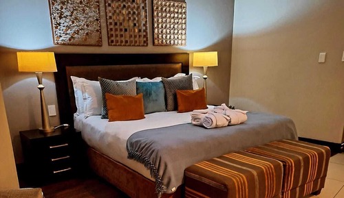 Habitación clásica con 1 cama doble o 2 individuales, vistas a la montaña