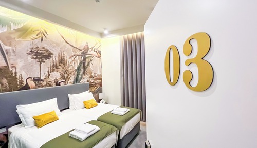 3 - Twin Room, Courtyard View