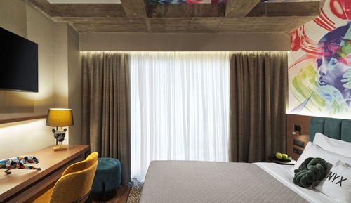 Heaven Suite with Business Lounge Access