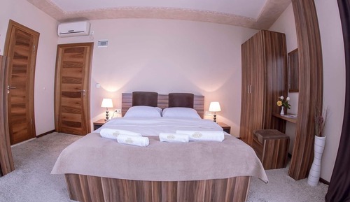 Habitación triple Confort, balcón, vistas a la ciudad