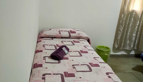 Habitación básica con 1 cama doble o 2 individuales
