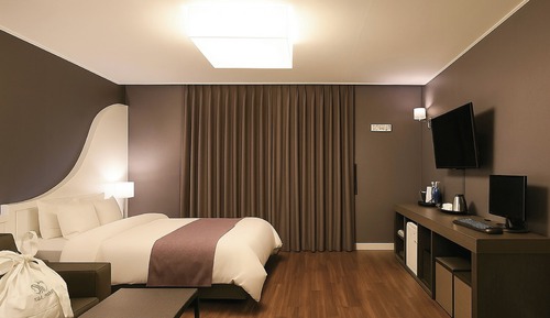 CABIN E (STANDARD)