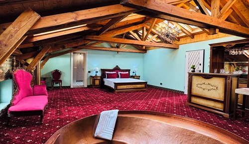 Loft romántico, 1 cama de matrimonio grande con sofá cama, Servicio de limpieza, vistas a la ciudad