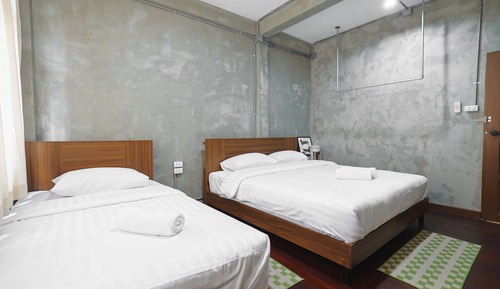 Triple Room (Private external Bathroom)
