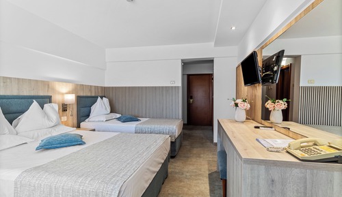 Habitación triple familiar, balcón