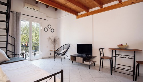 Estudio superior, vistas al jardín