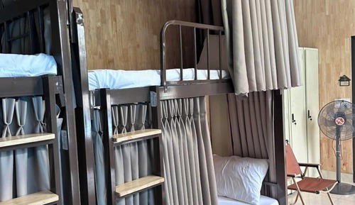 Dormitorio compartido estándar, vistas a la piscina