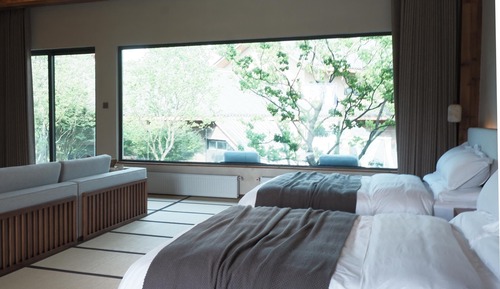 Habitación panorámica con 2 camas individuales, vistas a la colina
