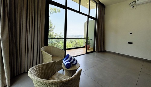 Suite estudio de lujo, piscina privada, vistas a la piscina