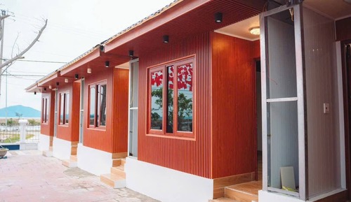 Basic Bungalow, Garden View