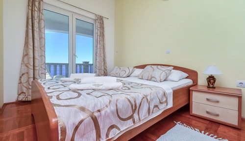Apartamento (Two Bedroom Apartment with Terrace an)