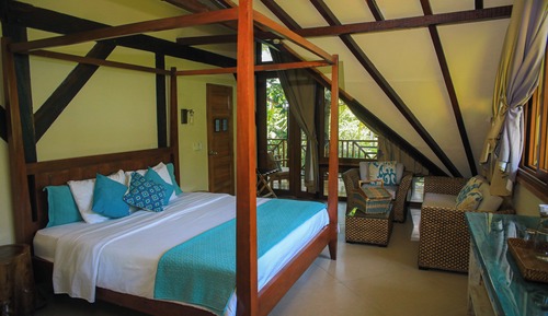 Habitación doble superior, vistas a la piscina