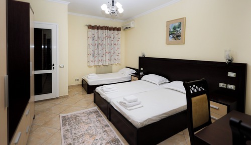 Classic Triple Room, 1 Bedroom, Balcony, Garden View