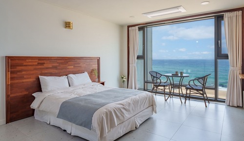 Habitación básica, 1 habitación (A 202 (Ocean View, No Jacuzzi/Pool))