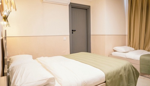 Habitación triple económica, varias camas, no fumadores