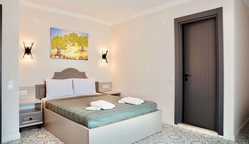 Habitación estándar, varias camas, vistas parciales al mar