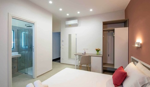 Suite 1