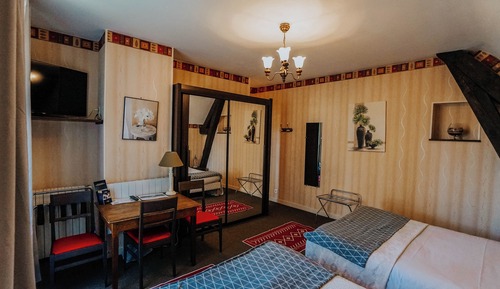 Habitación cuádruple Confort, vistas al jardín