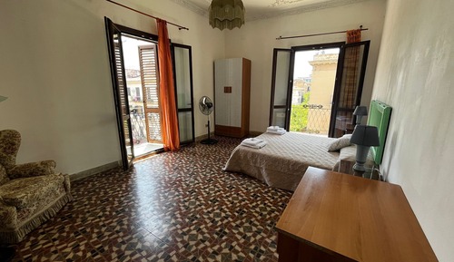 Habitación triple Confort, balcón, vistas a la ciudad