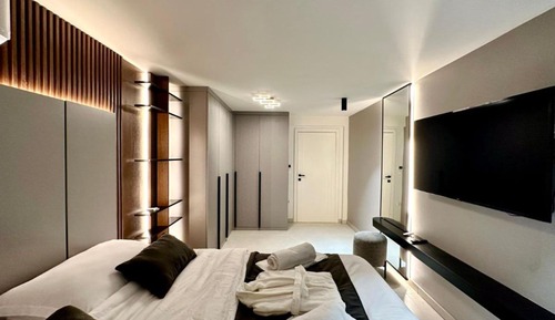 Apartamento (Two-Bedroom Apartment with private po)