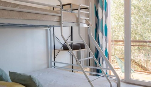 Apartamento, 2 habitaciones, balcón, vistas a la montaña