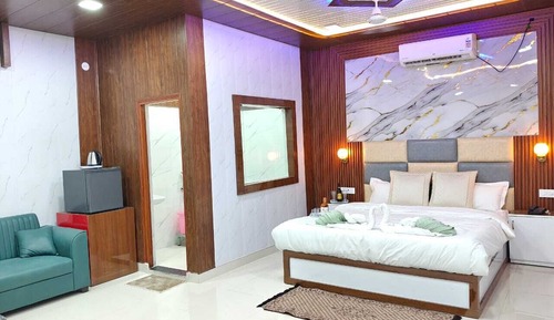 Family Room, Garden View