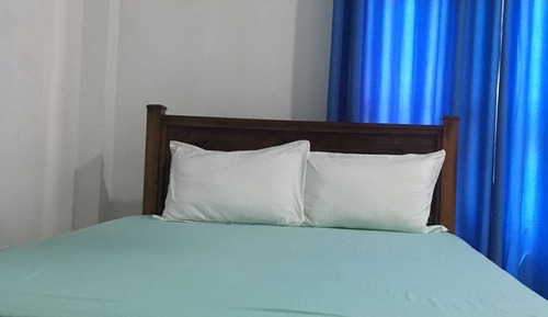Habitación económica con 1 cama doble o 2 individuales, vistas al jardín