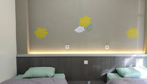 Habitación estándar con 1 cama doble o 2 individuales, vistas a la ciudad