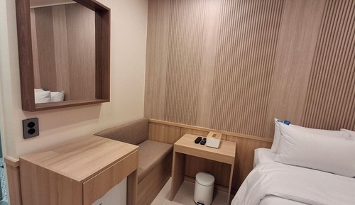 Habitación básica doble, no fumadores, baño privado