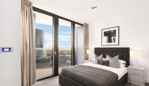 Apartamento superior, balcón, vistas a la ciudad