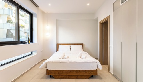 Estudio básico, 1 cama de matrimonio, no fumadores, cocina básica