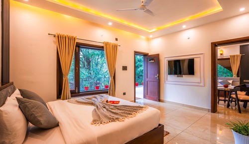 Deluxe Family Room