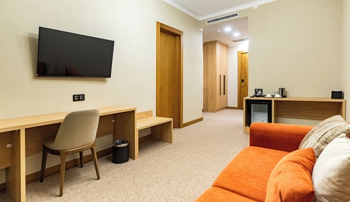 Habitación Deluxe doble, 1 cama de matrimonio grande con sofá cama, balcón, vistas a la ciudad