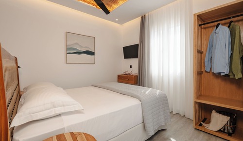 Suite estudio superior, 1 cama de matrimonio, vistas al mar, frente a la playa