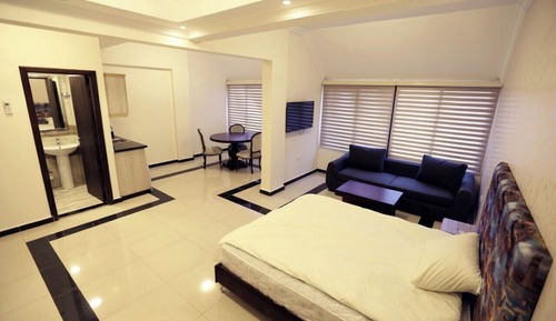 Suite estudio Deluxe, Servicio de limpieza, vistas a la ciudad