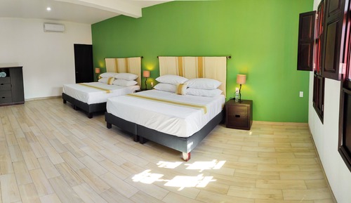 Habitación cuádruple Deluxe